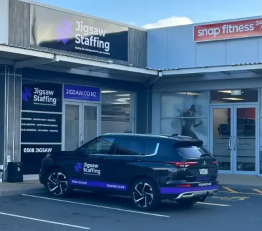 Jigsaw Staffing Logo