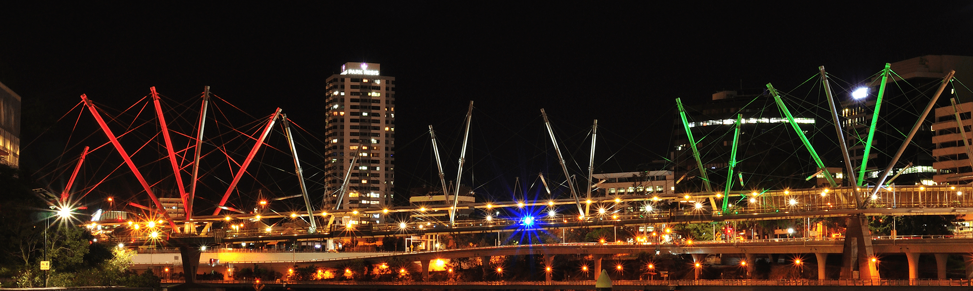 kurilpa bridge leading to brisbane south