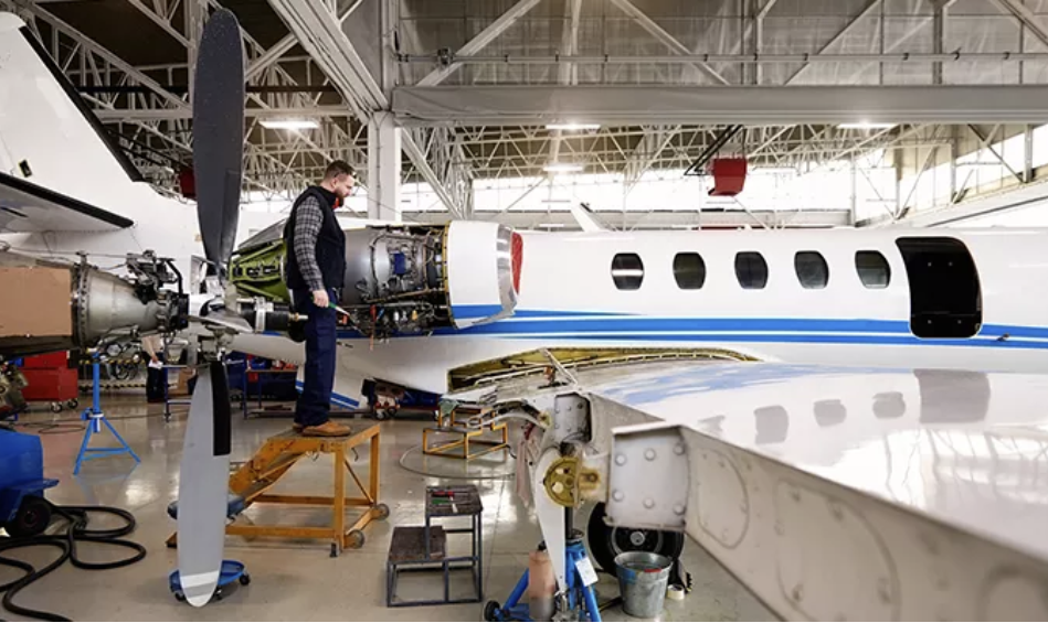 Aircraft Maintenance Engineer (Avionics)