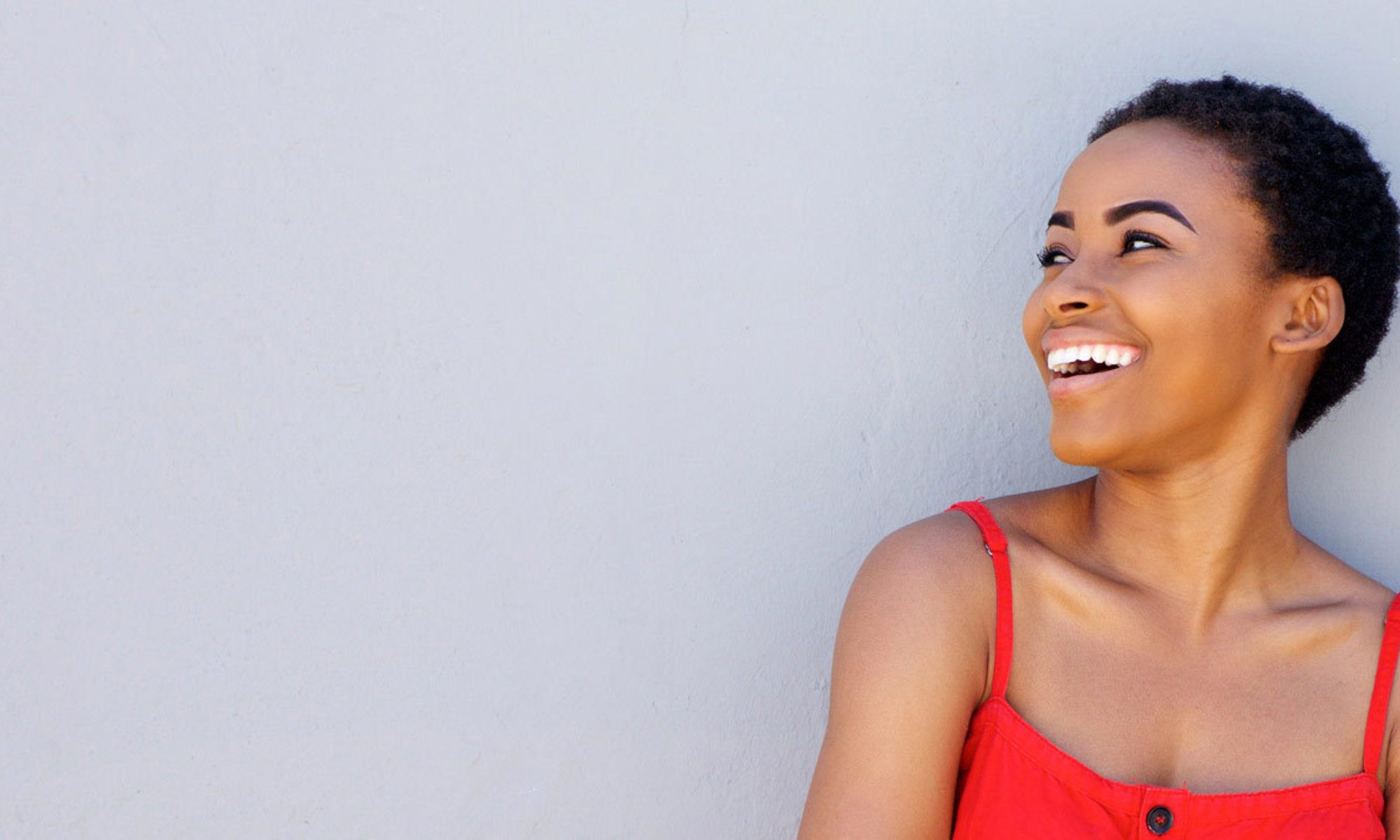 Short Hair Beautiful Afro Smiling Red Top (1)