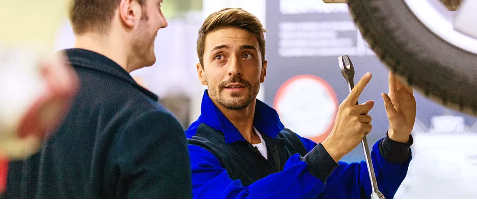 What are the basic requirements to be eligible for a Workshop Controller/Leading Hand job?