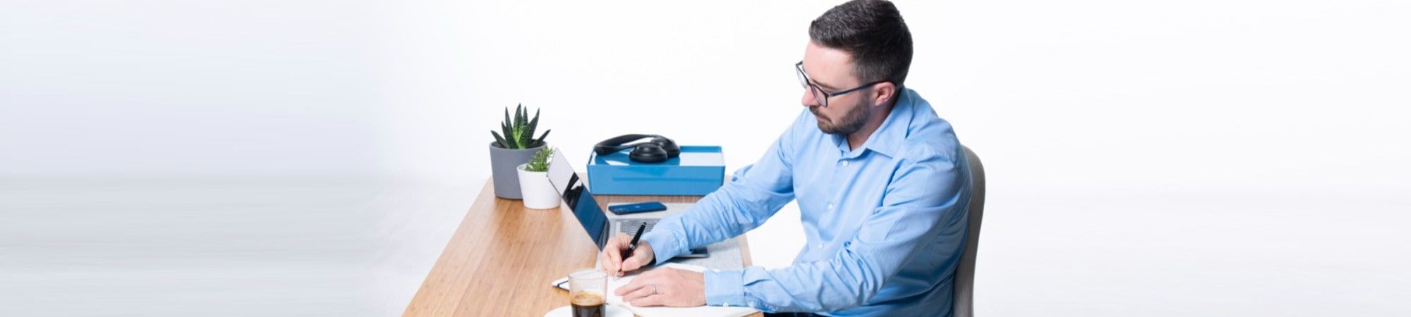 Recruiter at a desk writing a blog